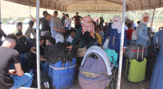 Suriyeliler bayramlaşmak için ülkelerine gidiyor Suriyeliler bayramlaşmak için ülkelerine gidiyor