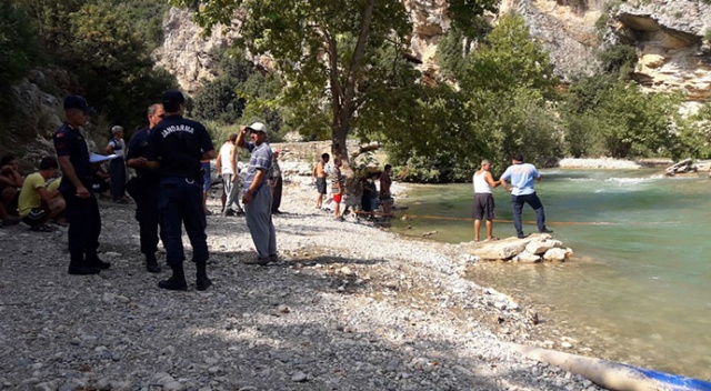 Tarsus&#039;ta gölete giren genç boğuldu