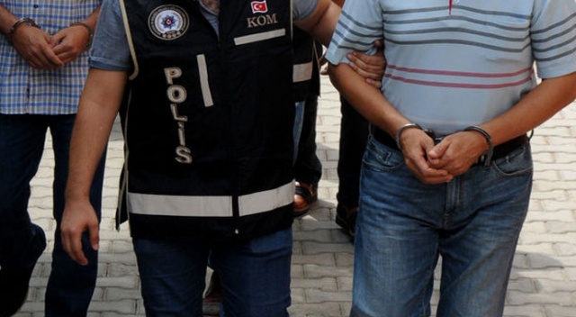 Terör örgütüyle bağlantılı oldukları iddiasıyla 1 doktor, 3 hemşir gözaltına alındı Terör örgütüyle bağlantılı oldukları iddiasıyla 1 doktor, 3 hemşir gözaltına alındı