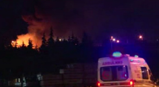 Tuzla'da korkutan fabrika yangını Tuzla'da korkutan fabrika yangını