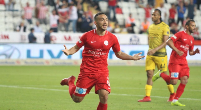 Yeni Malatyaspor Mevlüt Erdinç ile anlaşmaya yakın Yeni Malatyaspor Mevlüt Erdinç ile anlaşmaya yakın