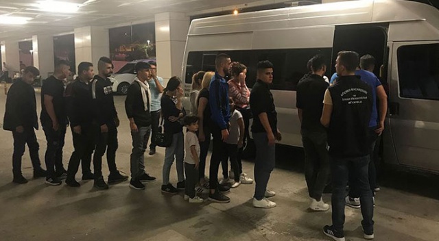 Yunanistan&#039;ın göçmenleri zorla Türkiye&#039;ye gönderdiği iddia edildi