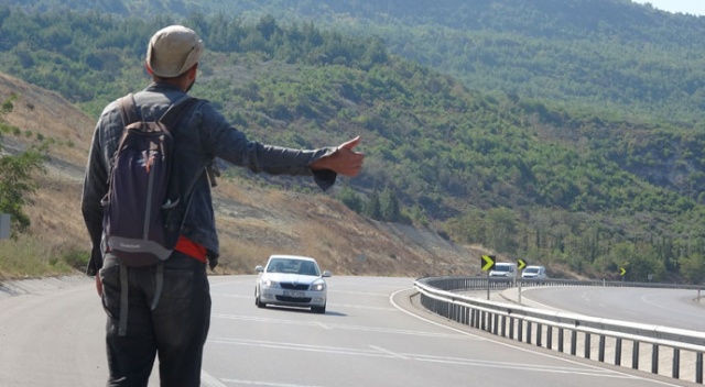 ‘Yeşil bir dünya için’ müdürlükten istifa etti, 81 ili gezip fidan dikiyor ‘Yeşil bir dünya için’ müdürlükten istifa etti, 81 ili gezip fidan dikiyor