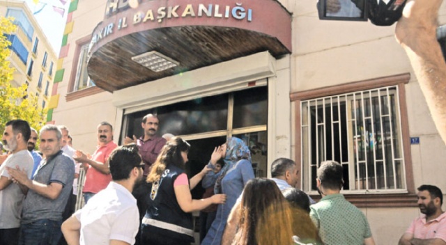 "Yüreğimizi yakmak için parti kurmuşlar" "Yüreğimizi yakmak için parti kurmuşlar"