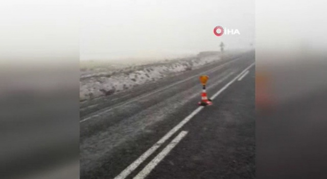 Ardahan'a mevsimin ilk karı düştü Ardahan'a mevsimin ilk karı düştü