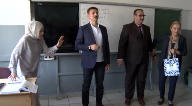Bahçelievler Belediye Başkanı depreme okulda yakalandı Bahçelievler Belediye Başkanı depreme okulda yakalandı