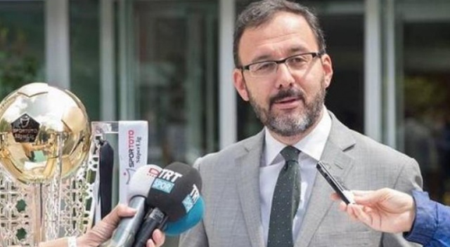 Bakan Kasapoğlu milli yüzücüleri tebrik etti Bakan Kasapoğlu milli yüzücüleri tebrik etti
