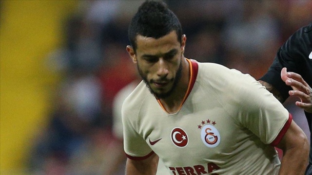 Belhanda maske ile oynayabilir Belhanda maske ile oynayabilir