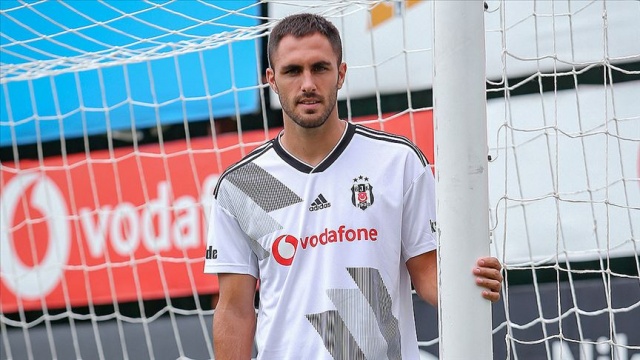 Beşiktaş'ın yeni transferi Ruiz: İyi bir sezon çıkaracağız Beşiktaş'ın yeni transferi Ruiz: İyi bir sezon çıkaracağız