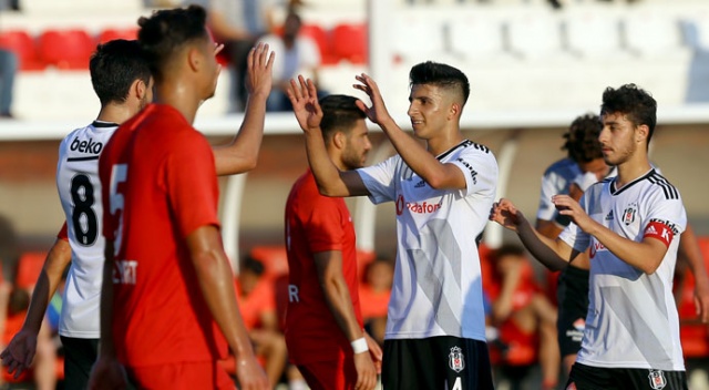 Beşiktaş, Ümraniyespor'u rahat geçti Beşiktaş, Ümraniyespor'u rahat geçti