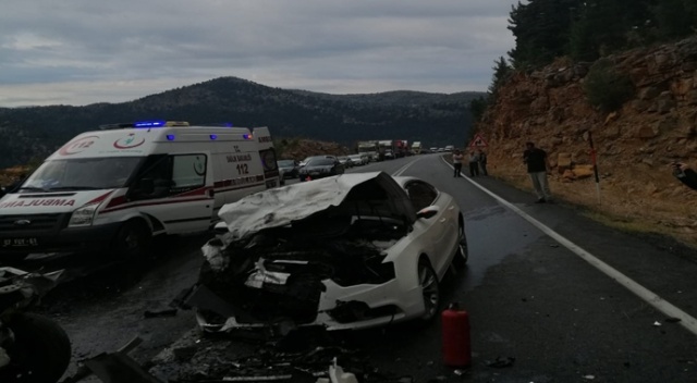 Cenazeden dönen aynı aileden 4 kişi hayatını kaybetti Cenazeden dönen aynı aileden 4 kişi hayatını kaybetti