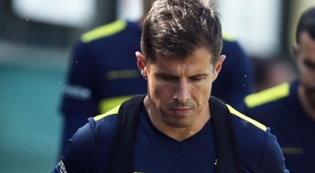 Derbi öncesi Fenerbahçe'de sıcak gelişme! Emre Belözoğlu... Derbi öncesi Fenerbahçe'de sıcak gelişme! Emre Belözoğlu...