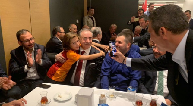 Derbi sonrası anlamlı fotoğraf! Derbi sonrası anlamlı fotoğraf!