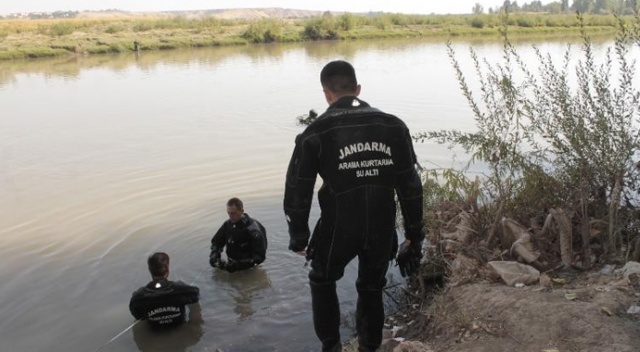 Dicle Nehri&#039;ne atladığı iddia edilen şahıs İzmir&#039;de bulundu