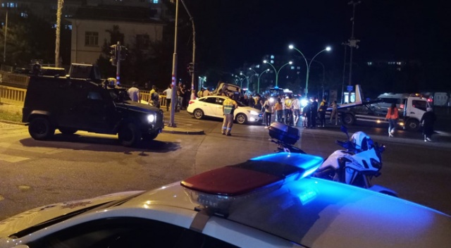 Diyarbakır’da sivil polis otosu kaza yaptı: 3’ü polis 5 yaralı Diyarbakır’da sivil polis otosu kaza yaptı: 3’ü polis 5 yaralı
