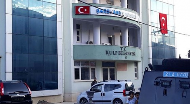 Tutuklanan Kulp Belediye Başkanı'nın yerine kaymakam atandı Tutuklanan Kulp Belediye Başkanı'nın yerine kaymakam atandı
