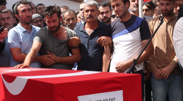 Diyarbakır şehitlerini uğurladı... Diyarbakır şehitlerini uğurladı...