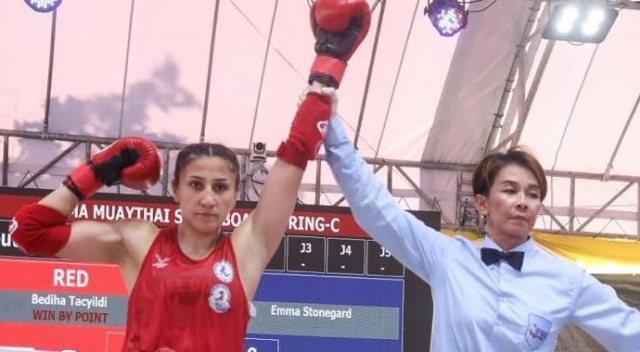 Doktoru 'bırak' dedi! O çatlak parmağıyla dünya şampiyonu oldu