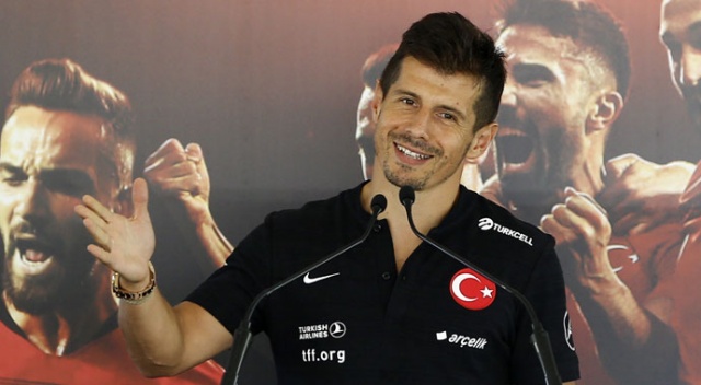 Emre Belözoğlu'na sürpriz doğum günü kutlaması Emre Belözoğlu'na sürpriz doğum günü kutlaması