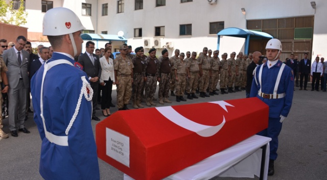Erzurum'daki kazada yaralanan uzman çavuş hayatını kaybetti Erzurum'daki kazada yaralanan uzman çavuş hayatını kaybetti