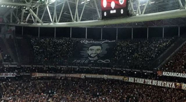 Fenerbahçe taraftarı Koray Şener'i unutmadı Fenerbahçe taraftarı Koray Şener'i unutmadı