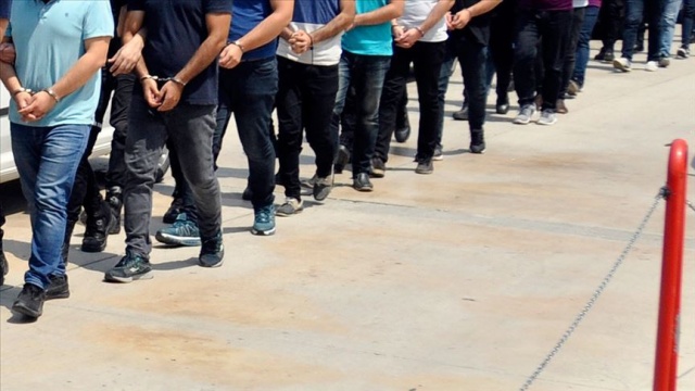54 il ve KKTC'de FETÖ operasyonu: 141 astsubay yakalandı