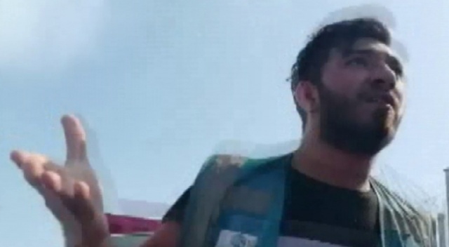 Geri dönüşüm merkezinde yangını görüntüleyen gazetecilere saldırı Geri dönüşüm merkezinde yangını görüntüleyen gazetecilere saldırı