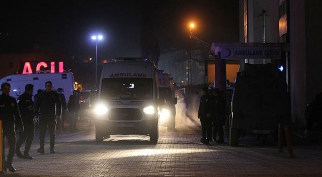 Hakkari'de yaralanan asker şehit oldu Hakkari'de yaralanan asker şehit oldu