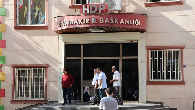 HDP'lilerce dağa kaçırıldığı iddia edilen gence ev hapsi HDP'lilerce dağa kaçırıldığı iddia edilen gence ev hapsi