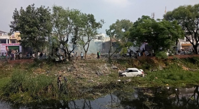 Hindistan’da havai fişek patlaması: En az 15 ölü Hindistan’da havai fişek patlaması: En az 15 ölü