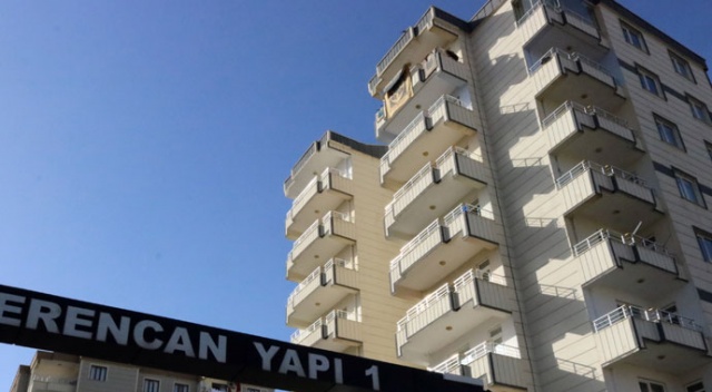 Hırsızlar girdikleri evden 10 dakikada 17 bin liralık altın çaldı Hırsızlar girdikleri evden 10 dakikada 17 bin liralık altın çaldı