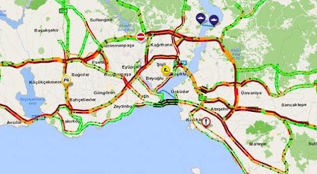 İstanbul'da cuma mesai çıkışı trafik kilit