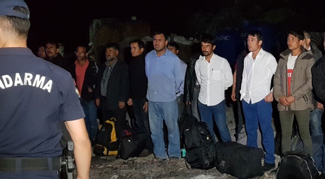 Karabük çöplüğünde 22 kaçak göçmen yakalandı