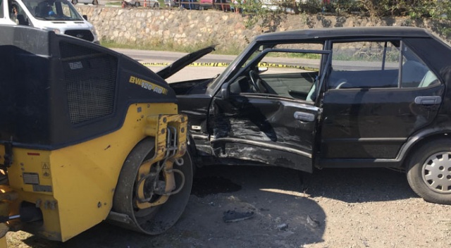 Karabük&#039;te 2 otomobil çarpıştı: 9 yaralı