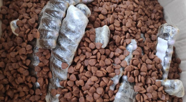 Kedi mamasında uyuşturucuya 3 tutuklama