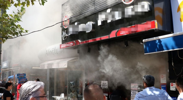 Manisa'da bir pizzacıda korkutan yangın Manisa'da bir pizzacıda korkutan yangın