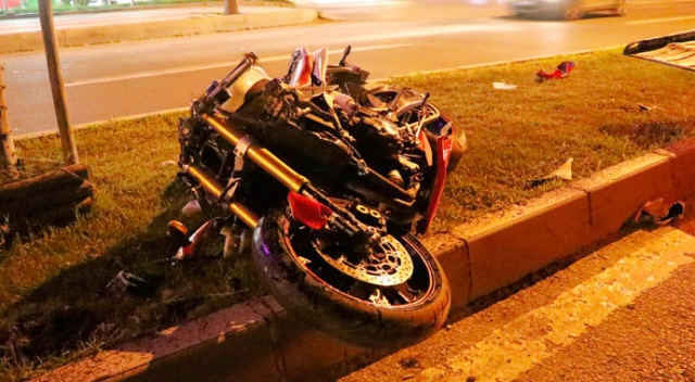 Motosiklet yayaya çarptı: 1 ölü, 2 yaralı Motosiklet yayaya çarptı: 1 ölü, 2 yaralı