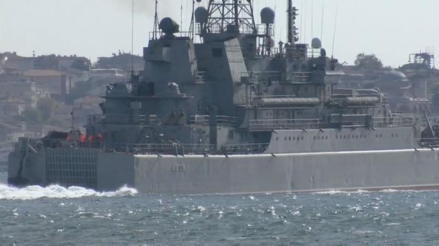 Rus savaş gemisi İstanbul Boğazı'ndan geçti Rus savaş gemisi İstanbul Boğazı'ndan geçti