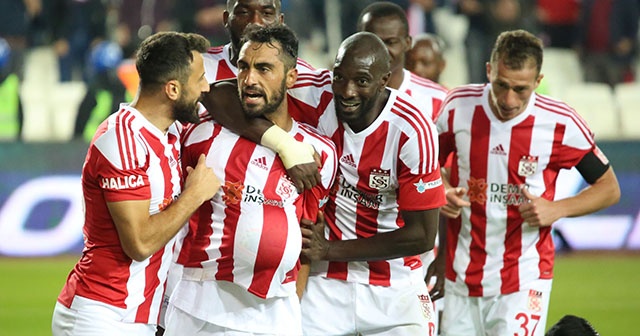 Sivasspor 3 maç sonra galibiyeti hatırladı Sivasspor 3 maç sonra galibiyeti hatırladı