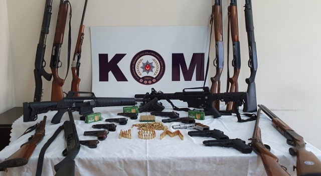 Suç örgütü operasyonunda 6 taşınmaz, 5 araç ve hesaplara el konuldu