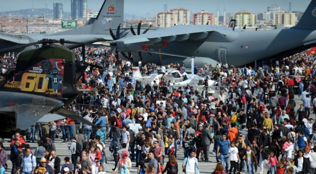 TEKNOFEST'in ziyaretçi sayısı bir milyonu geçti TEKNOFEST'in ziyaretçi sayısı bir milyonu geçti