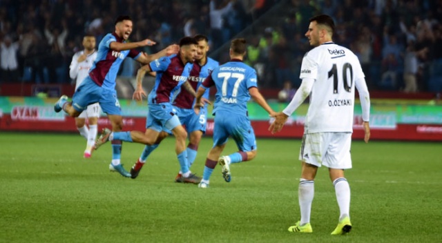 Trabzonspor, Beşiktaş engelini 4 golle geçti (Trabzonspor 4-1 Beşiktaş) Trabzonspor, Beşiktaş engelini 4 golle geçti (Trabzonspor 4-1 Beşiktaş)