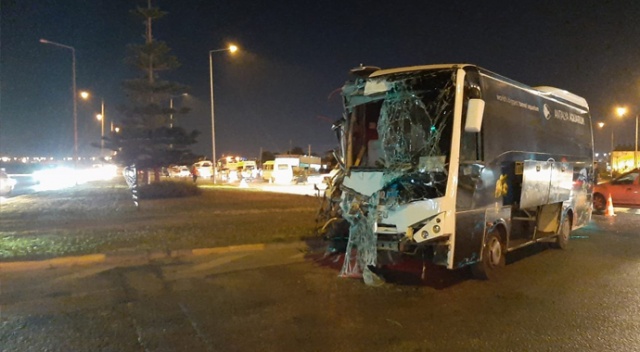 Yolcu otobüsü ile tur otobüsü çarpıştı: 4'ü turist 13 yaralı Yolcu otobüsü ile tur otobüsü çarpıştı: 4'ü turist 13 yaralı