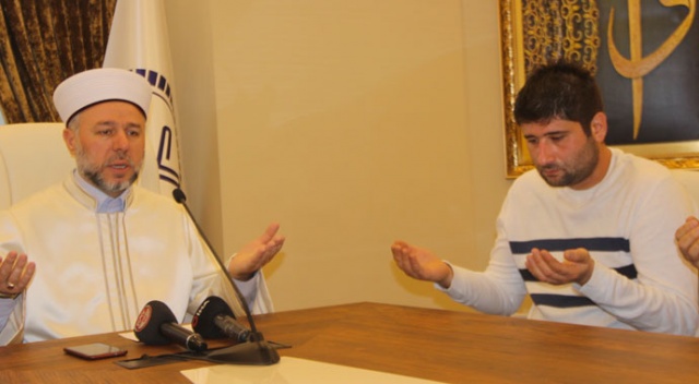 Yunanlı genç mühendis Müslüman oldu