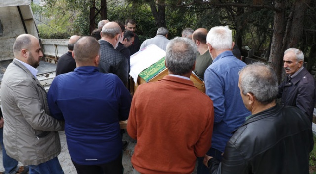 170 kilo ağırlığındaki kadın obeziteden öldü, cemaat tabutu güçlükle taşıdı 170 kilo ağırlığındaki kadın obeziteden öldü, cemaat tabutu güçlükle taşıdı