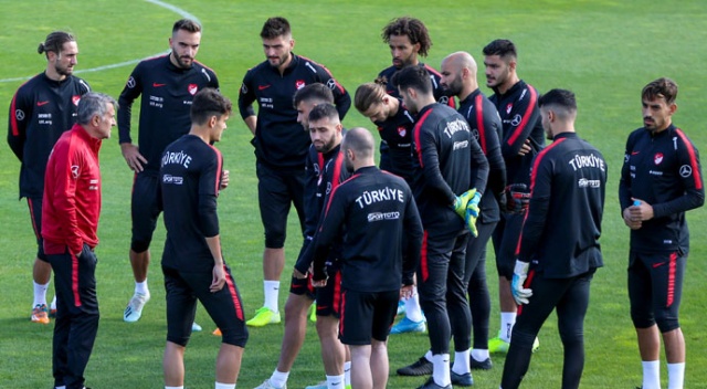 A Milli Futbol Takımı'nda Fransa maçı hazırlıkları başladı