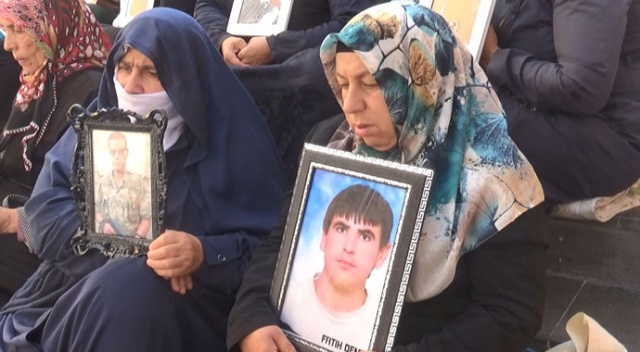 Acılı anneden terörün gerçek yüzünü gösteren sözler: 'Bu Kürt Türk davası değildir' Acılı anneden terörün gerçek yüzünü gösteren sözler: 'Bu Kürt Türk davası değildir'