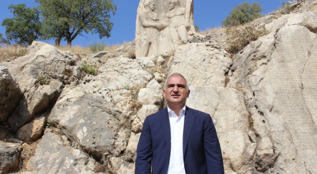 Bakan Ersoy, Adıyaman’ın tarihi mekanlarını inceledi Bakan Ersoy, Adıyaman’ın tarihi mekanlarını inceledi