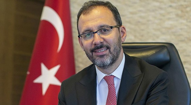 Bakan Kasapoğlu'ndan milli karatecilere tebrik Bakan Kasapoğlu'ndan milli karatecilere tebrik