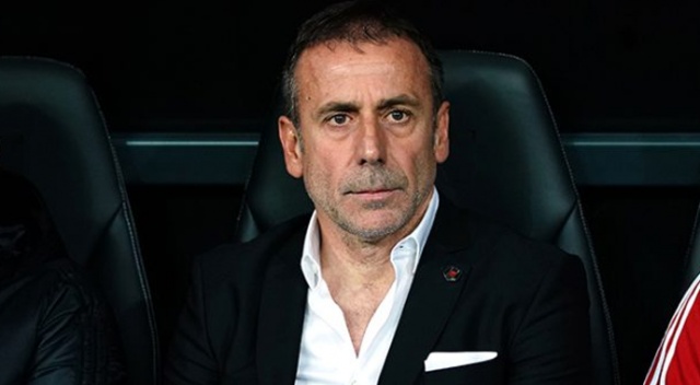 Beşiktaşlı taraftarlardan Avcı'ya tezahürat Beşiktaşlı taraftarlardan Avcı'ya tezahürat